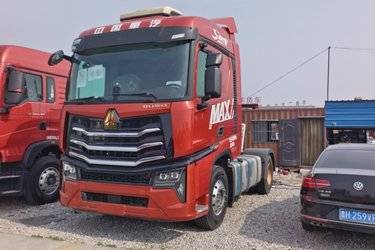 二手中国重汽 HOWO Max重卡 510马力 4X2 AMT自动档牵引车(国六) 单桥 曼二手牵引车 黄牌