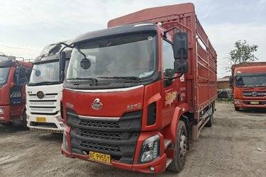 二手东风柳汽 新乘龙M3 200马力 4X2 6.8米仓栅式载货车(国六) 单桥 玉柴二手载货车 黄牌