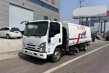 二手扫路车 福建龙马(福龙马牌) 庆铃底盘 190 7.48 4X2