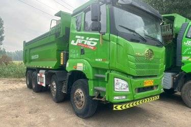 二手青岛解放 JH6重卡 领航版 400马力 8X4 5.6米自卸车(国五) 前四后八 潍柴二手自卸车 黄牌