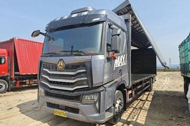 二手中国重汽 HOWO MAX 290马力 4X2 9.6米厢式载货车(国六) 单桥 曼二手载货车 黄牌