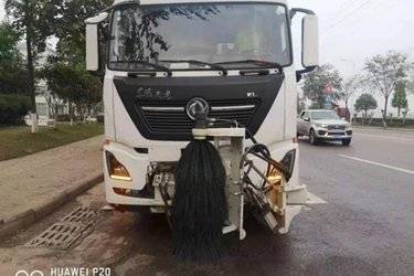 二手清洗车 福建龙马(福龙马牌) 东风商用车底盘