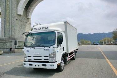 二手庆铃 五十铃KV100 115马力 3.83米排半厢式轻卡(国五) 单桥 庆铃五十铃二手载货车 蓝牌图片
