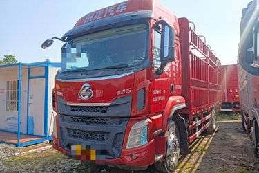 二手东风柳汽 乘龙H5中卡 220马力 4X2 6.8米仓栅式载货车(国五) 单桥 玉柴二手载货车 黄牌