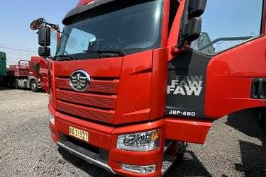 二手一汽解放 J6P重卡 经典版 460马力 6X4 牵引车(国六) 双驱 锡柴二手牵引车 黄牌