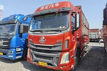 二手东风柳汽 乘龙H5中卡 220马力 4X2 6.8米仓栅式载货车(高顶双卧)(国五) 单桥 玉柴二手载货车 黄牌
