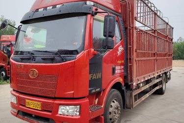二手一汽解放 J6L中卡 领航版绿通240马力 4X2 6.75米仓栅式载货车(国五) 单桥 大柴二手载货车 黄牌