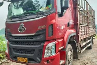 二手东风柳汽 乘龙H5中卡 220马力 4X2 6.8米仓栅式载货车(高顶双卧)(国五) 单桥 东风二手载货车 黄牌