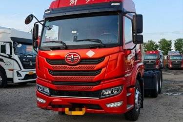 二手青岛解放 JH5重卡 480马力 6X4 LNG牵引车(国六) 双驱 潍柴二手牵引车 黄牌