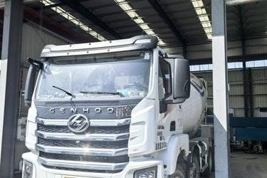 二手上汽红岩 杰狮M500 320马力 8X4 7.6方混凝土搅拌车(瑞江牌)(国五) 前四后八 上菲红二手搅拌车