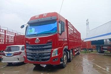 二手东风柳汽 乘龙H7重卡 330马力 6X2 9.7米仓栅式载货车(国五) 前四后四 玉柴二手载货车 黄牌图片