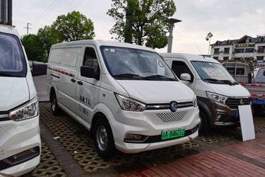 二手东风股份 御风EM26 3T 2.67米纯电动厢式运输车  二手电动卡车电动封闭厢货图片