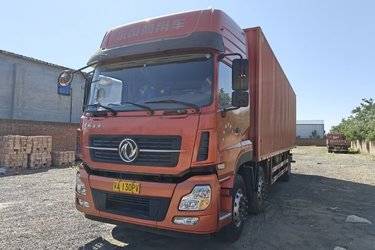 二手东风商用车 天龙重卡 245马力 6X2 9.6米厢式载货车(国五) 前四后四 雷诺二手载货车 黄牌