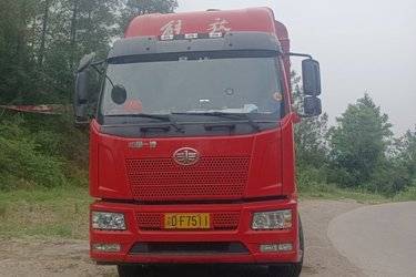 二手一汽解放 J6L中卡 220马力 4X2 6.75米栏板载货车(国五) 单桥 一汽解放二手载货车 黄牌