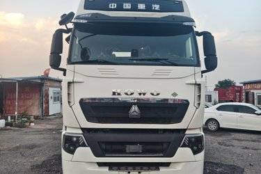 二手中国重汽 HOWO T7H重卡 440马力 6X4 LNG AMT自动挡牵引车(国六)(16挡)(国六) 双驱 中国重汽二手牵引车 黄牌