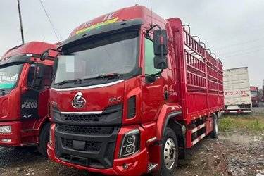 二手东风柳汽 乘龙H5中卡 240马力 4X2 6.8米仓栅式载货车(153后桥)(国五) 单桥 玉柴二手载货车 黄牌