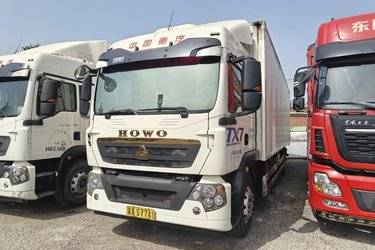 二手中国重汽 HOWO TX5 旗舰版 290马力 4X2 9.8米AMT自动档厢式载货车(国六) 单桥 曼二手载货车 黄牌