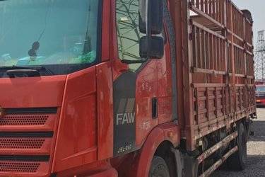 二手一汽解放 J6L中卡 精英版 240马力 4X2 6.75米仓栅式载货车(国六) 单桥 大柴二手载货车 黄牌