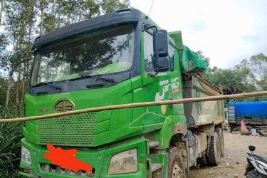 二手青岛解放 JH6重卡 400马力 6X4 6米自卸车(国六) 后八轮 潍柴二手自卸车 黄牌