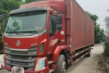 二手东风柳汽 新乘龙M3中卡 200马力 4X2 9.8米厢式载货车(国五) 单桥 东风二手载货车 黄牌