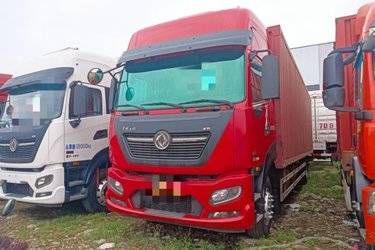 二手东风商用车 天锦KR PLUS 舒适版 290马力 4X2 9.8米厢式载货车(国六)(高顶双卧)(国六) 单桥 康明斯二手载货车 黄牌图片