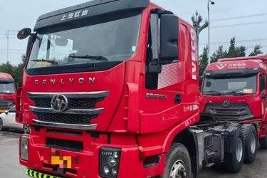 二手上汽红岩 杰狮C500重卡 超重载版 520马力 6X4牵引车(国五) 双驱 上菲红二手牵引车 黄牌图片