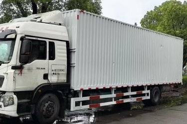 二手中国重汽 HOWO TX 豪华版 240马力 4X2 9.6米厢式载货车(国五) 单桥 中国重汽二手载货车 黄牌
