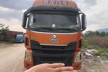 二手东风柳汽 乘龙H5中卡 270马力 6X2 9.6米仓栅式载货车(国五) 前四后四 玉柴二手载货车 黄牌