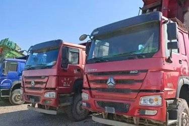 二手中国重汽 HOWO重卡 380马力 8X4 6.2米自卸车(国五) 前四后八 中国重汽二手自卸车 黄牌