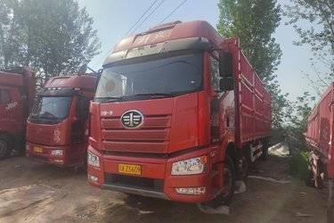 二手一汽解放 新J6P重卡 320马力 6X2 9.65米仓栅式载货车(国六) 前四后四 锡柴二手载货车 黄牌