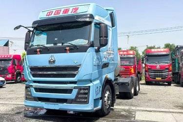 二手中国重汽 HOWO TH7重卡 590马力 6X4 LNG自动档牵引车(液缓)(国六) 双驱 潍柴二手牵引车 黄牌