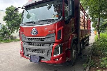 二手东风柳汽 乘龙H5中卡 270马力 6X2 7.8米仓栅式载货车(国五) 前四后四 玉柴二手载货车 黄牌