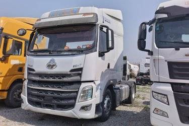 二手东风柳汽 乘龙H7重卡 460马力 4X2牵引车(国五) 单桥 康明斯二手牵引车 黄牌