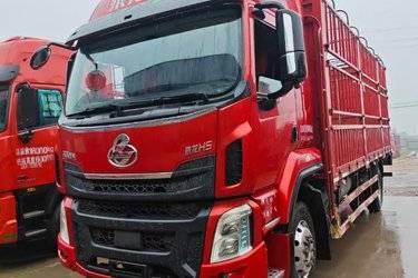 二手东风柳汽 乘龙H5中卡 240马力 4X2 6.8米仓栅式载货车(国五) 单桥 玉柴二手载货车 黄牌