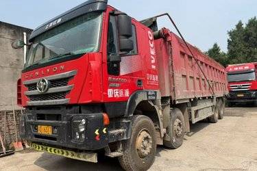 二手上汽红岩 杰狮C500重卡 520马力 8X4 8.6米自卸车(国五) 前四后八 上菲红二手自卸车 黄牌