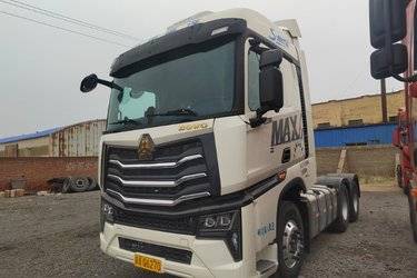 二手中国重汽 HOWO Max重卡 旗舰版 510马力 6X4 AMT自动挡牵引车(国六) 双驱 潍柴二手牵引车 黄牌