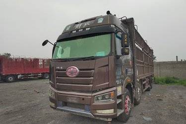 二手一汽解放 J6P重卡 领航版 420马力 8X4 9.5米仓栅式载货车(国五) 前四后八 锡柴二手载货车 黄牌