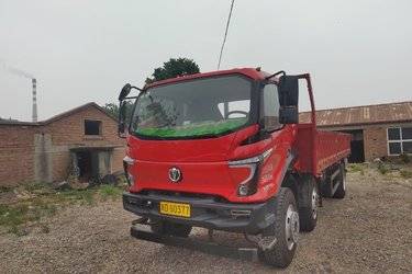 二手飞碟 W7 220马力 6.8米排半栏板载货车(国六) 前四后四 潍柴二手载货车 黄牌