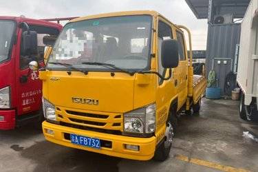 二手庆铃五十铃KV100 2.5L柴油 131马力 五十铃5档 3.13米双排厢式轻卡(国六) 单桥 庆铃五十铃二手载货车 蓝牌图片