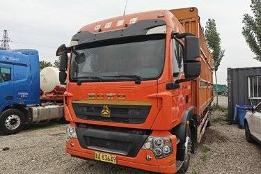 二手中国重汽 HOWO TX 旗舰版 250马力 4X2 6.75米AMT自动挡仓栅式货车(国六) 单桥 曼二手载货车 黄牌