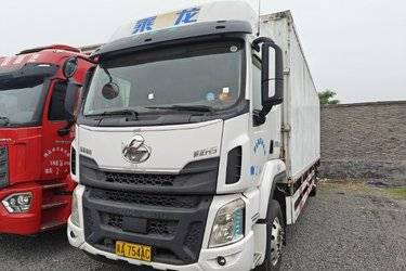 二手东风柳汽 乘龙H5重卡 240马力 4X2 9.7米厢式载货车(国五) 单桥 玉柴二手载货车 黄牌图片