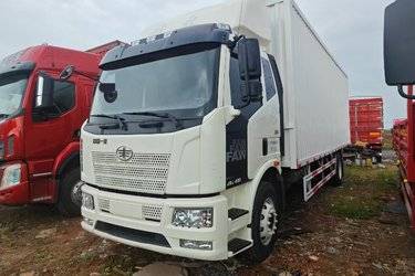 二手一汽解放 J6L中卡 2020款 领航版 220马力 4X2 7.7米厢式载货车(国五) 单桥 锡柴二手载货车 黄牌