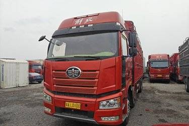 二手一汽解放 J6P重卡 领航版 420马力 8X4 9.5米仓栅式载货车(国五) 前四后八 锡柴二手载货车 黄牌