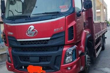 二手东风柳汽 乘龙H5中卡 245马力 4X2 6.8米栏板载货车(国六) 单桥 玉柴二手载货车 黄牌
