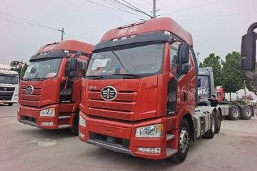 二手一汽解放 新J6P重卡 质惠版 460马力 6X4 牵引车(法士特液缓)(国六) 双驱 锡柴二手牵引车 黄牌图片