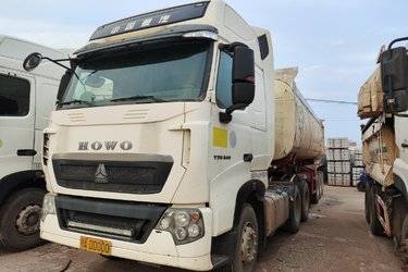 二手中国重汽 HOWO T7H重卡 540马力 6X4牵引车(国五) 双驱 曼二手牵引车 黄牌