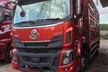 二手东风柳汽 乘龙H5中卡 260马力 4X2 6.8米仓栅式载货车(国五) 单桥 玉柴二手载货车 黄牌