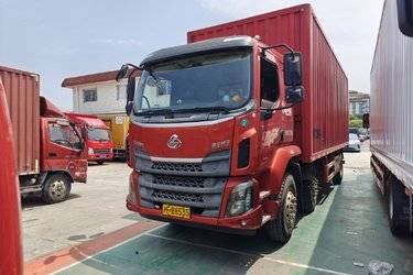 二手东风柳汽 新乘龙M3中卡 220马力 4X2 7.7米厢式载货车(国五) 单桥 玉柴二手载货车 黄牌图片