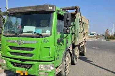 二手青岛解放 龙V 220马力 6X2 5.2米自卸车(国五) 前四后四 锡柴二手自卸车 黄牌