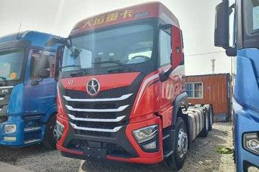 二手大运 V7重卡 460马力 6X4牵引车(国六) 双驱 潍柴二手牵引车 黄牌图片